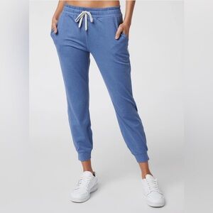Vuori Performance Jogger in Blue Quartz Heather